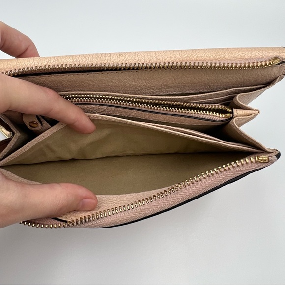 Chloe Elsie Wallet - Cream Chloe Turnlock Wallet - Picture 16 of 17